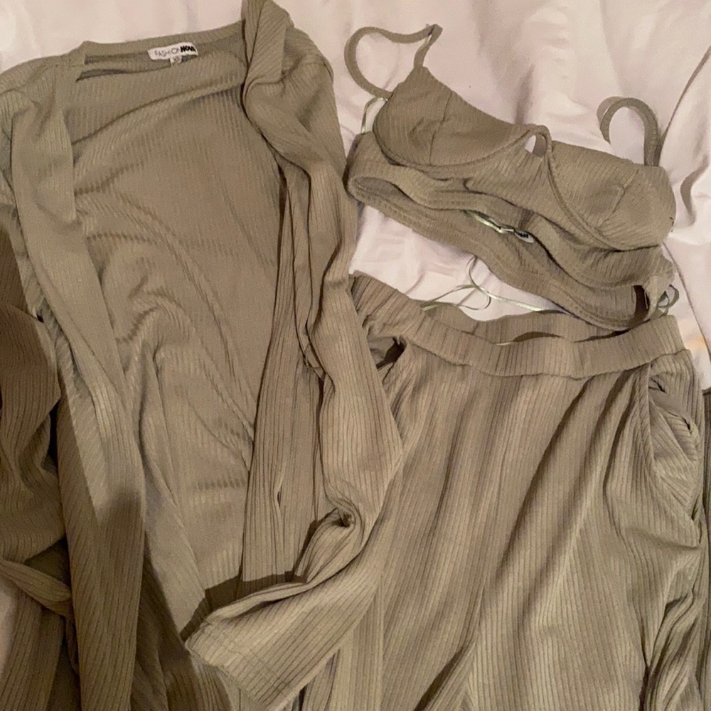 Fashion nova pant set